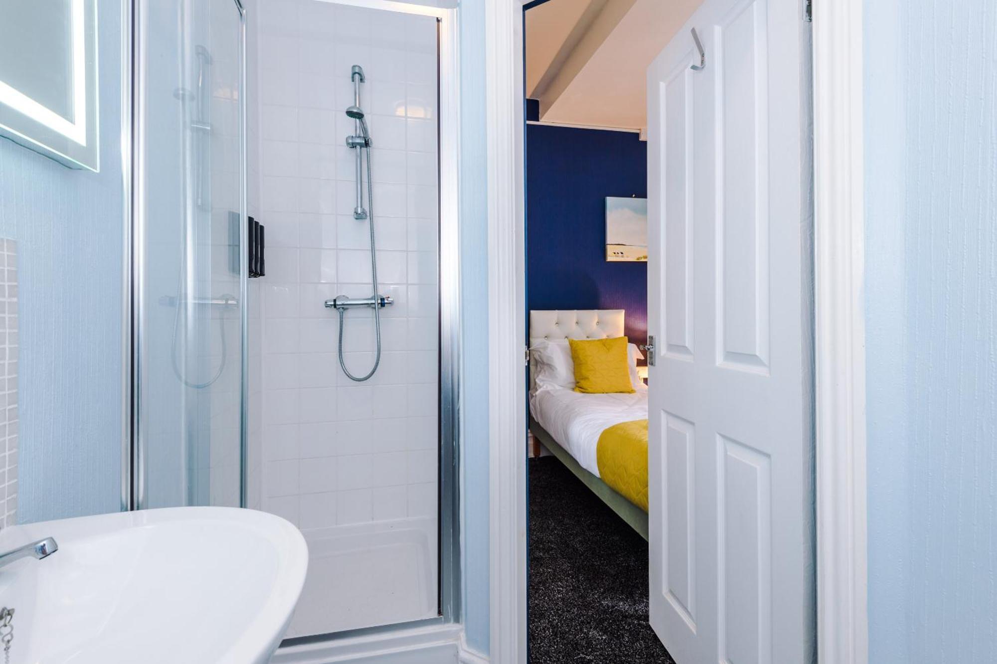 Pebbles Guest House ブラックプール エクステリア 写真