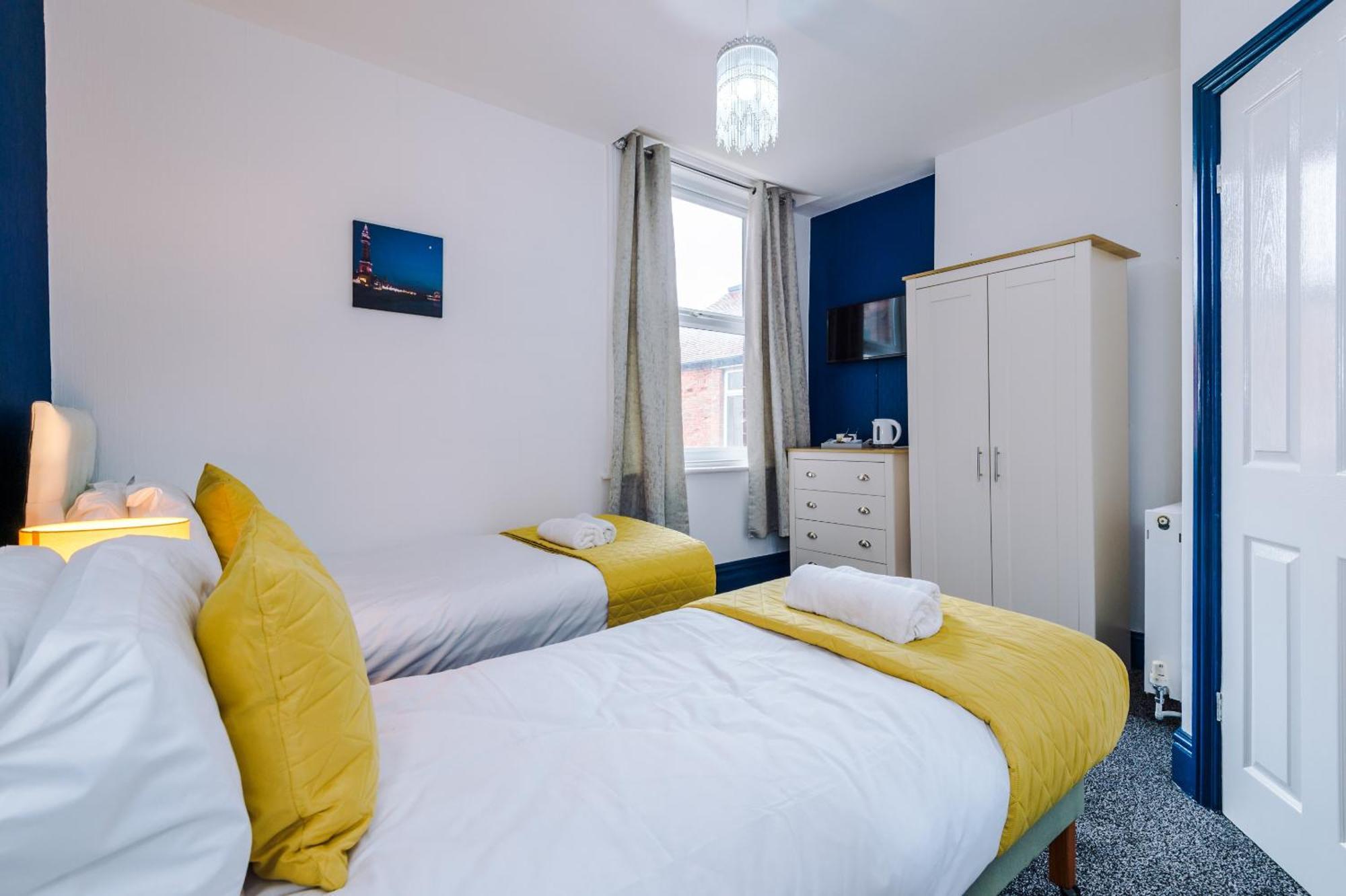 Pebbles Guest House ブラックプール エクステリア 写真